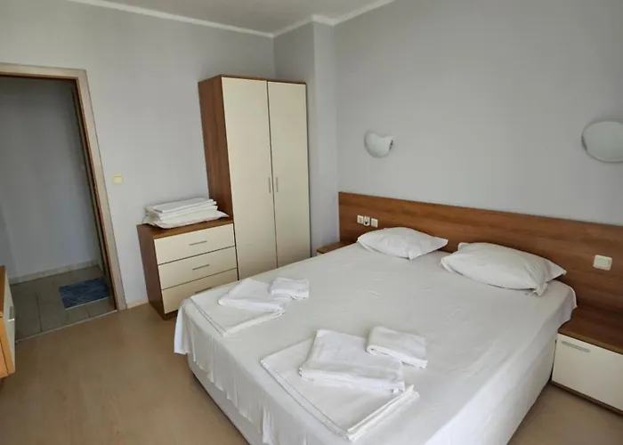 тристаен просторен с две отделни спални Aparthotel *