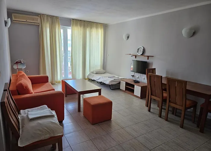 тристаен просторен с две отделни спални * Slantschew brjag