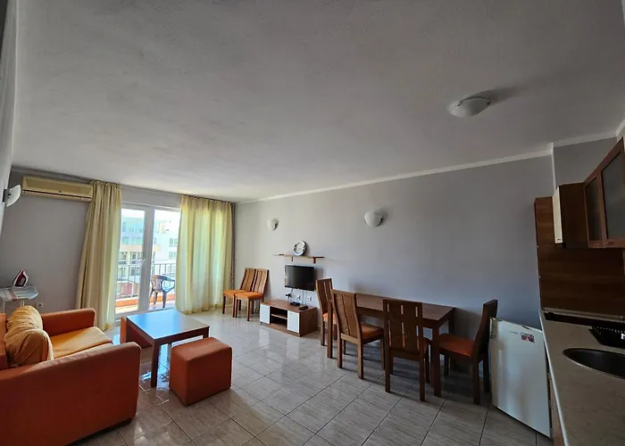 тристаен просторен с две отделни спални 아파트호텔 써니비치