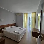 тристаен просторен с две отделни спални Apartahotel