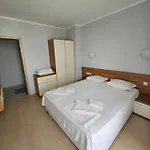 тристаен просторен с две отделни спални Apartahotel *