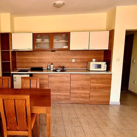 тристаен просторен с две отделни спални Apartahotel